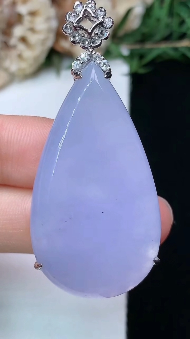 天然A货翡翠紫罗兰水滴吊坠，尺寸39-21.7-9.5，重量:14.40g
6月12日