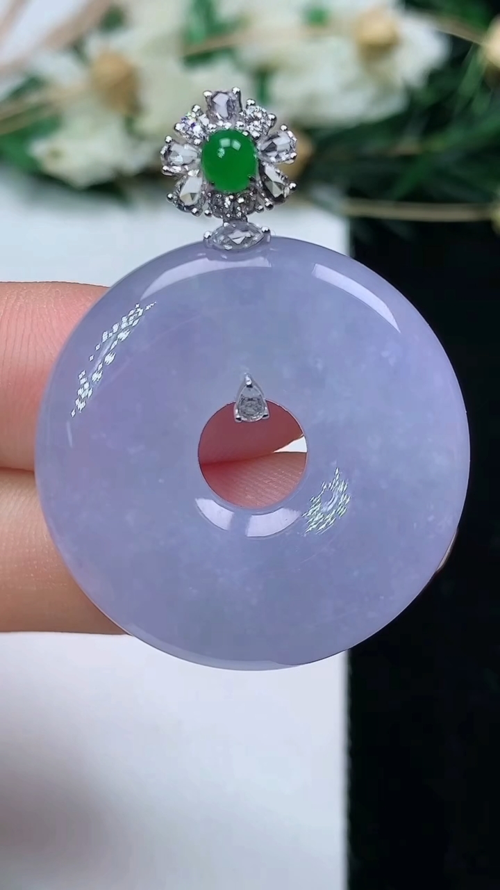 天然A货翡翠紫罗兰平安环吊坠，尺寸28-6，重量:10.84g
6月13日