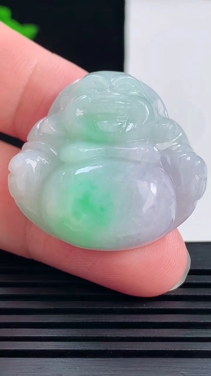 天然A货翡翠佛公吊坠，尺寸31-33-13 重量:21.76g
6月13日
