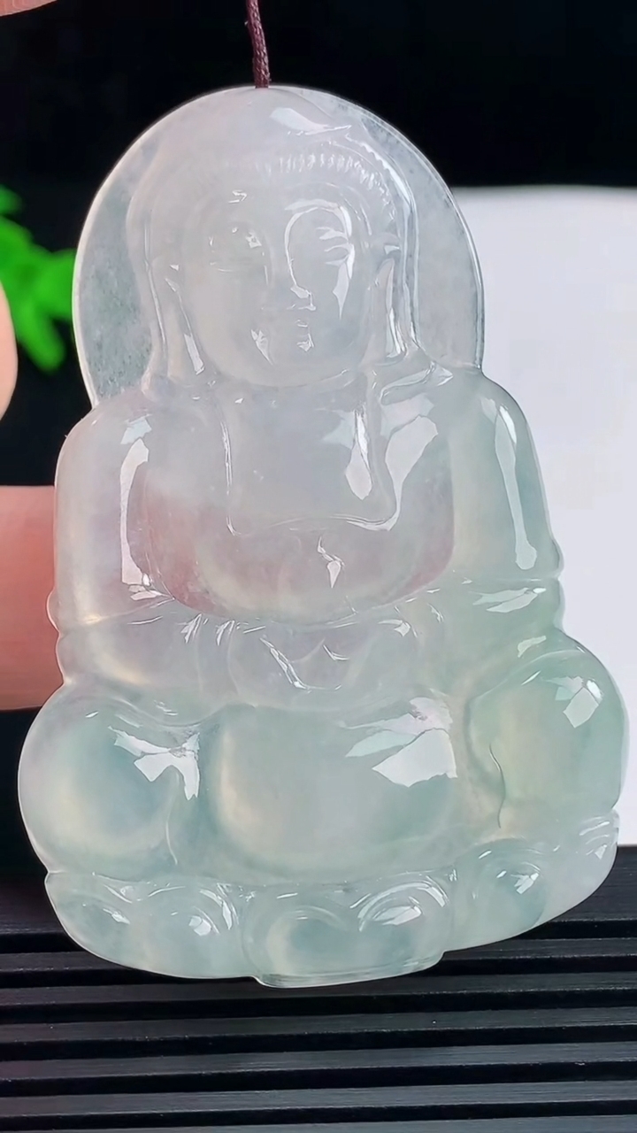 天然A货翡翠正装观音吊坠，尺寸60-40-5.2 重量:21.40g
6月13日