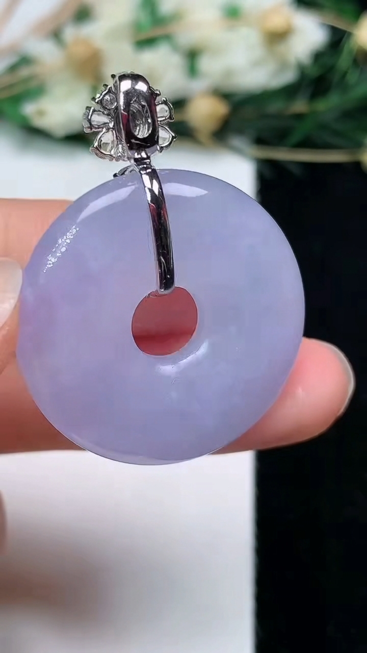 天然A货翡翠紫罗兰平安环吊坠，尺寸28-6，重量:10.84g
6月13日