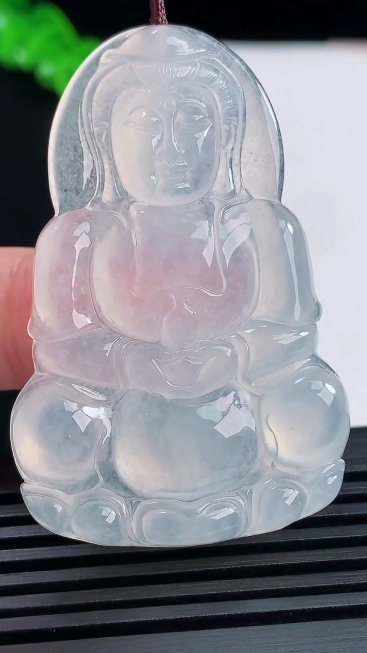 天然A货翡翠种白冰正装观音吊坠，尺寸52.5-34.2-5 重量:16.08g
6月14日