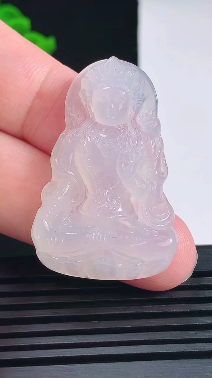 天然A货翡翠度母观音菩萨吊坠，尺寸39.4-25.7-5.2重量:9.85g
6月14日