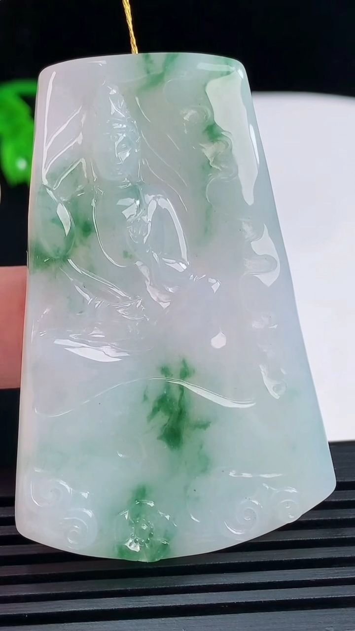 天然A货翡翠飘花大势至菩萨吊坠，尺寸60-39-5 重量:28.08g
6月14日