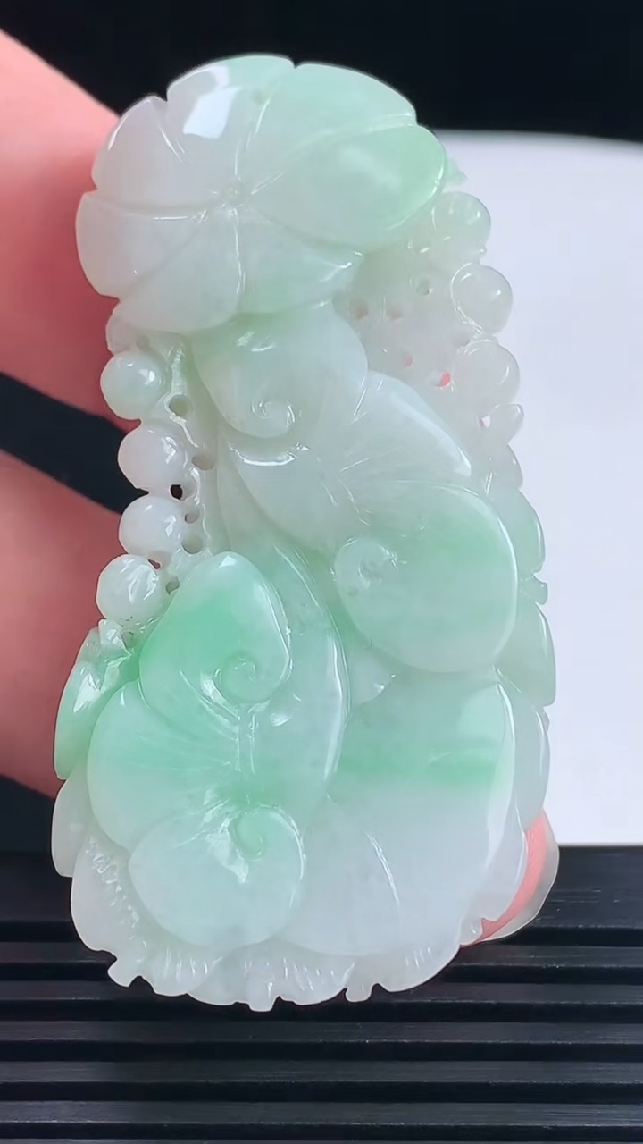 天然A货翡翠凤凰吊坠，尺寸57.5-28-12 重量:31.84g
6月14日