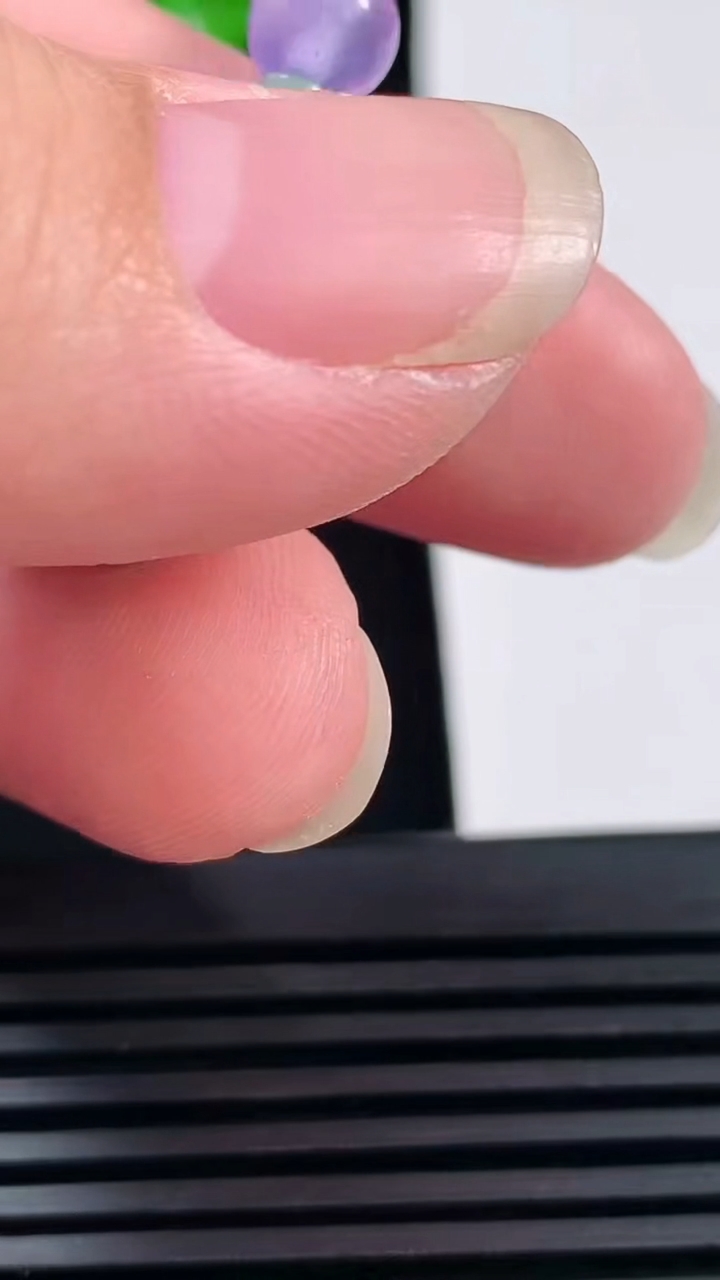 天然A货翡翠路路通吊坠，尺寸14-6.2 重量:3.32g
6月14日