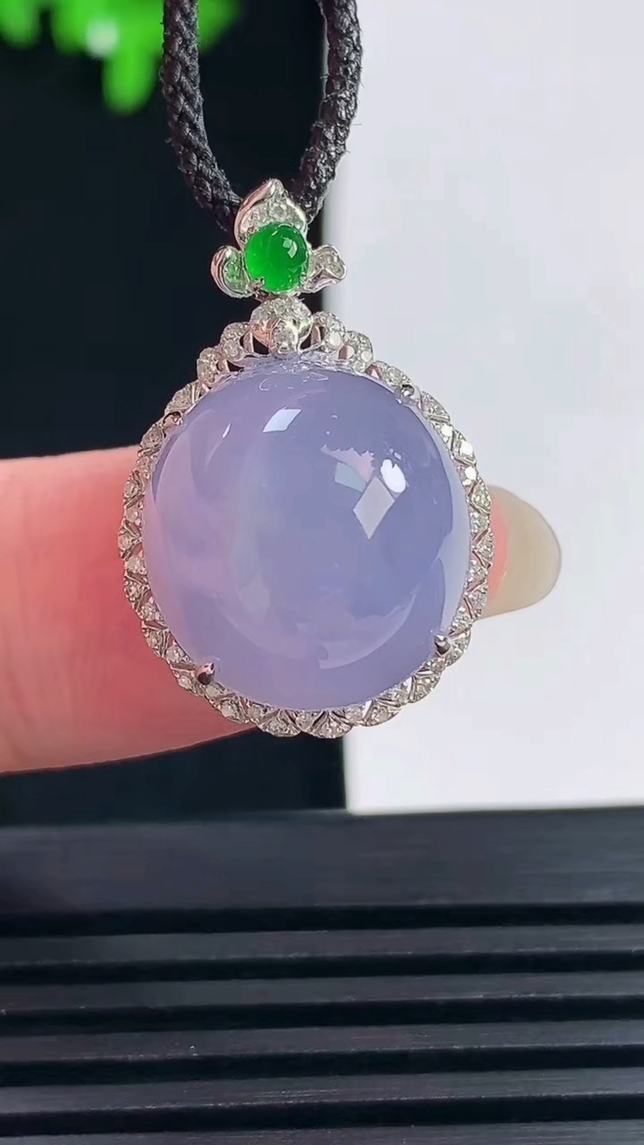 天然A货翡翠种紫罗兰蛋面吊坠，尺寸24.5-16.5-11.5，裸石15-14.2 重量:4.60g