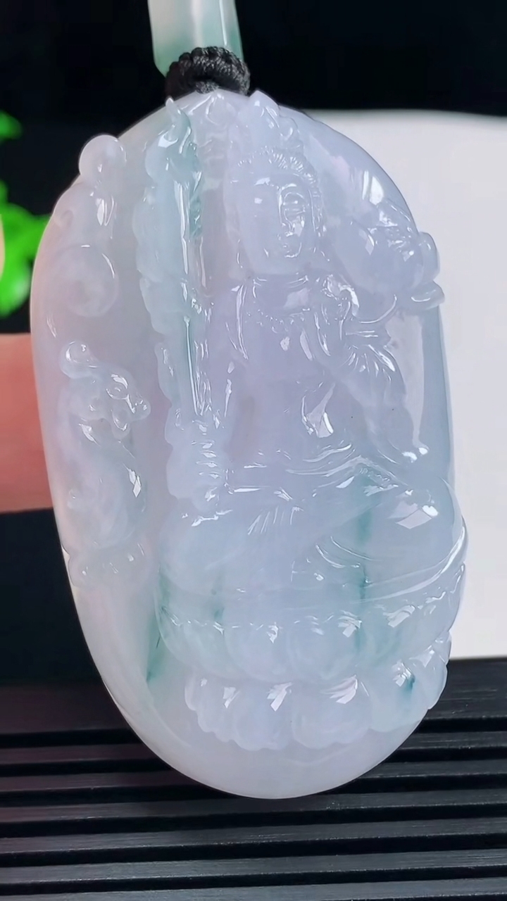 天然A货翡翠种紫罗兰 飘花虚空藏菩萨吊坠，尺寸59.5-33.5-12.5 重量:52.65g
6月14日