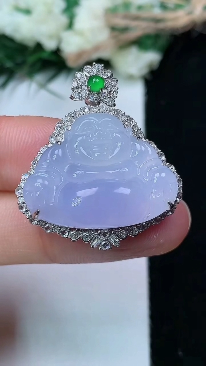 天然A货翡翠紫罗兰佛公吊坠，尺寸31-27-9.2，裸石18.5-24.5，重量:7.90g
6月1