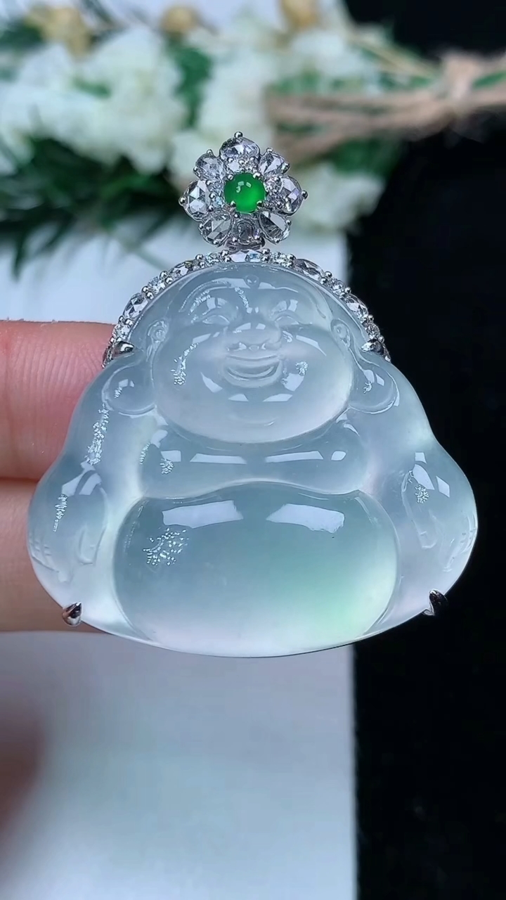天然A货翡翠佛公吊坠，尺寸28.6-32.6-11.5，重量:16.46g
6月14日