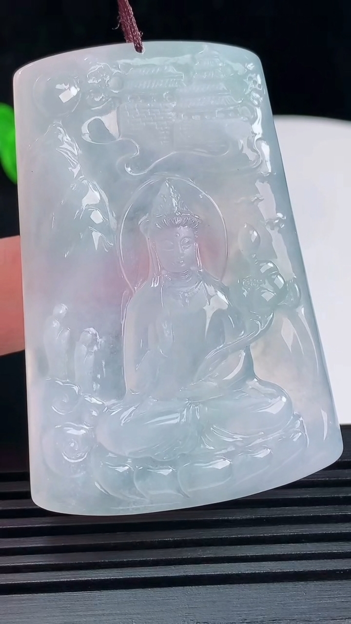 天然A货翡翠山水大势至观音菩萨吊坠，尺寸59-40.5-5.3重量:31.78g
6月15日