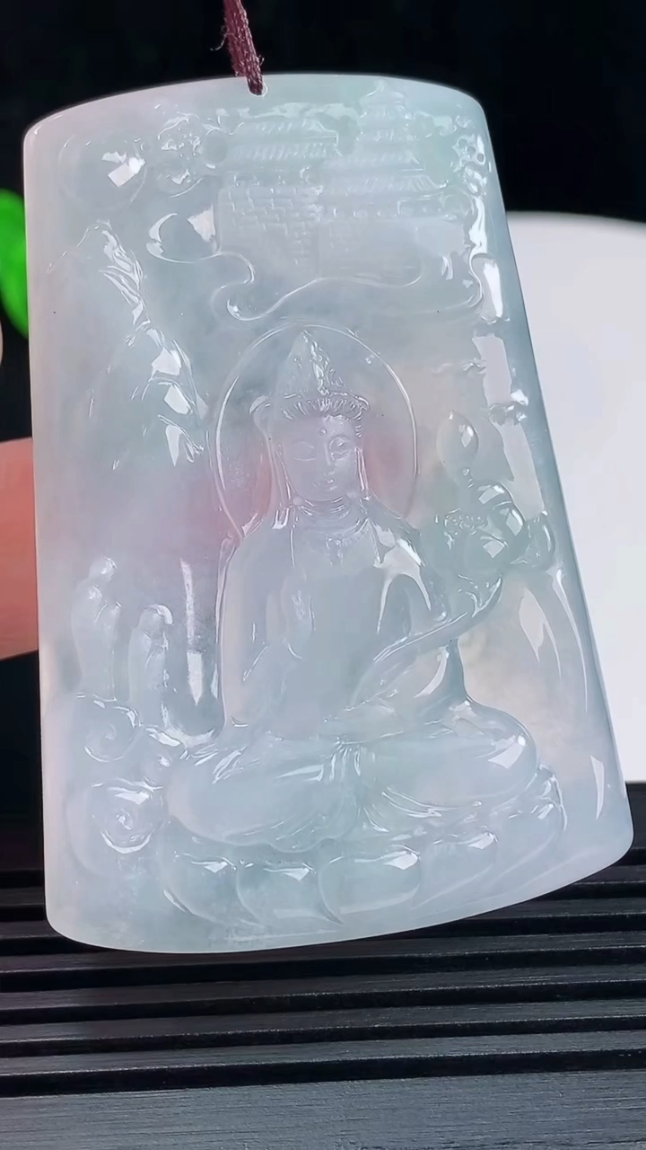 天然A货翡翠山水大势至观音菩萨吊坠，尺寸59-40.5-5.3重量:31.78g
6月15日