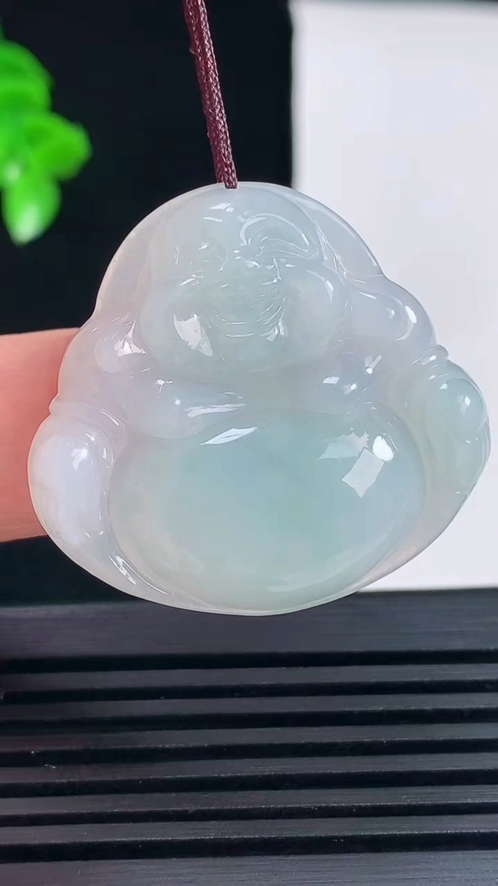 天然A货翡翠佛公吊坠，尺寸31-33.5-6重量:9.40g
6月15日