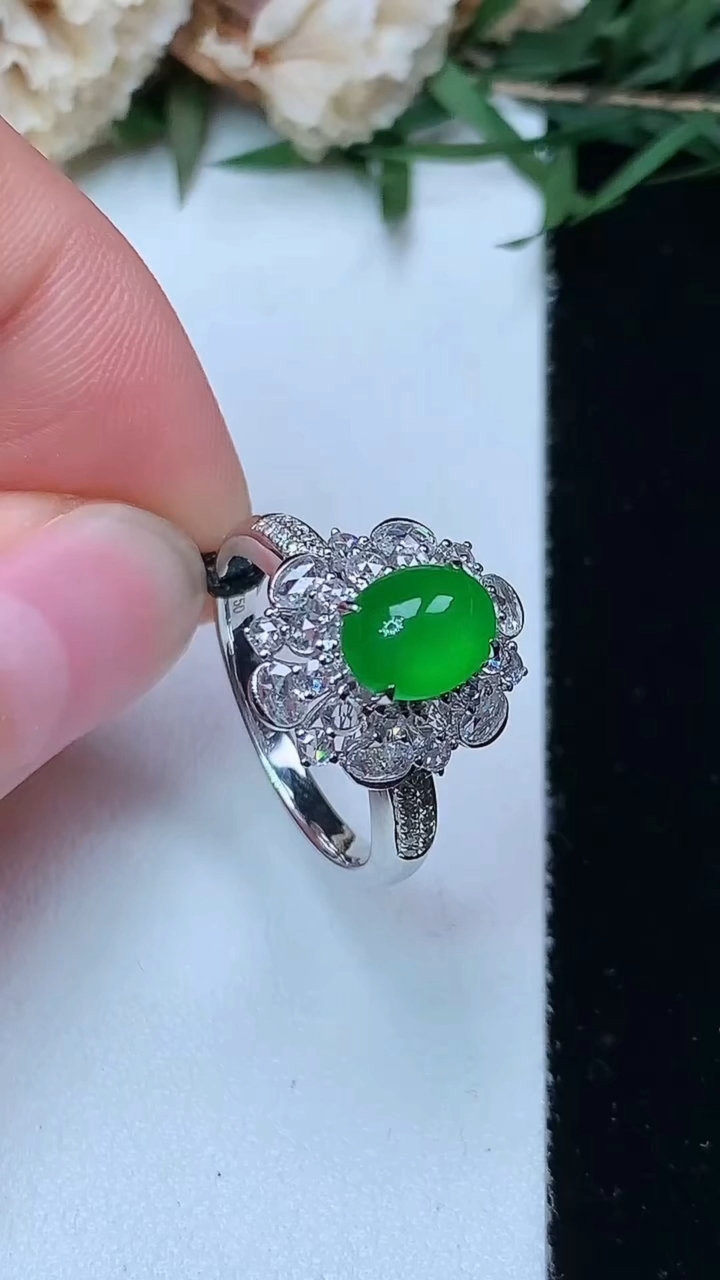 天然A货翡翠蛋面戒指，尺寸16.8-7.6-6，重量:3.99g2026年6月15日
工厂直销收藏佳