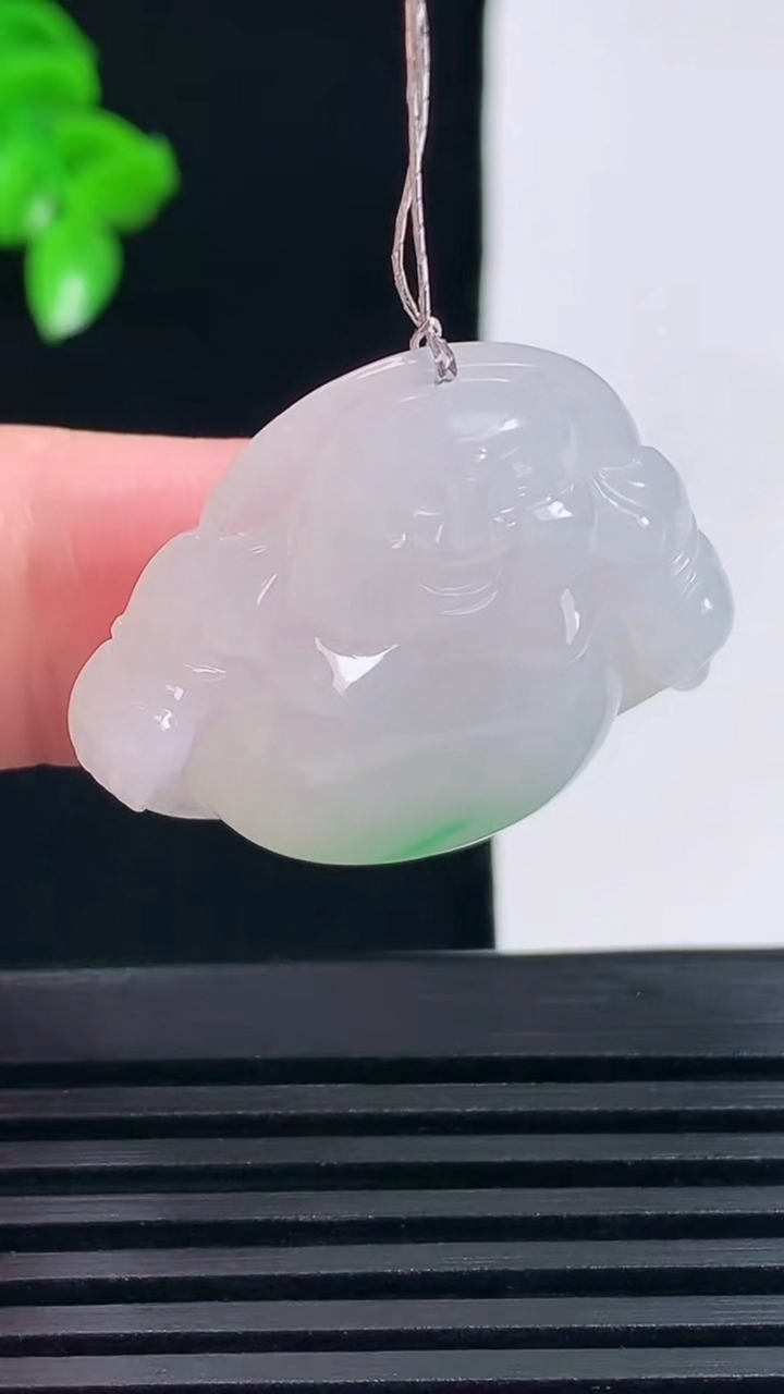天然A货翡翠佛公吊坠，尺寸27.4-31.4-6.3重量:9.00g
6月15日