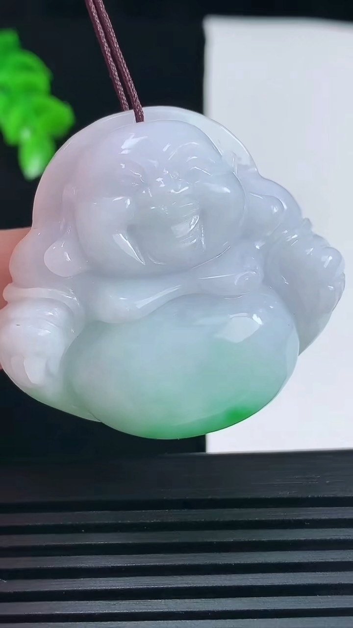 天然A货翡翠佛公吊坠，尺寸37-42.2-11.7重量:29.28g
6月15日