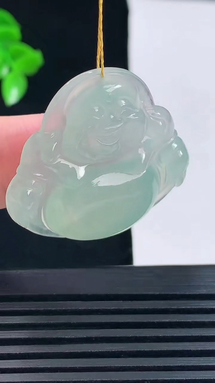 天然A货翡翠佛公吊坠，尺寸33.2-33-5.7 重量:9.57g
6月15日