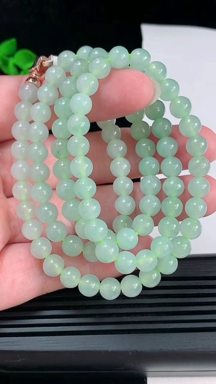 天然A货翡翠圆珠项链，尺寸6.2-96颗，重量:57.08g6月15日
工厂直销收藏佳品,种好水足，