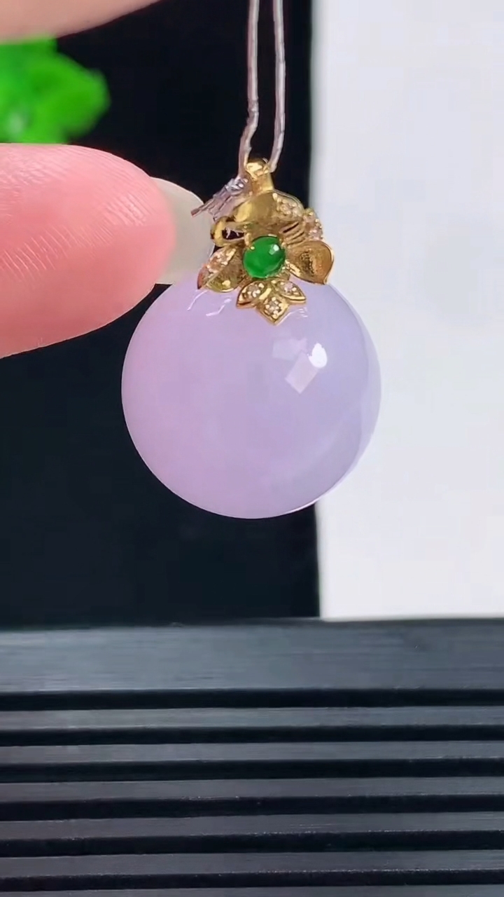 天然A货翡翠18k金紫罗兰圆珠吊坠，尺寸15.7重量:7.38g
6月15日