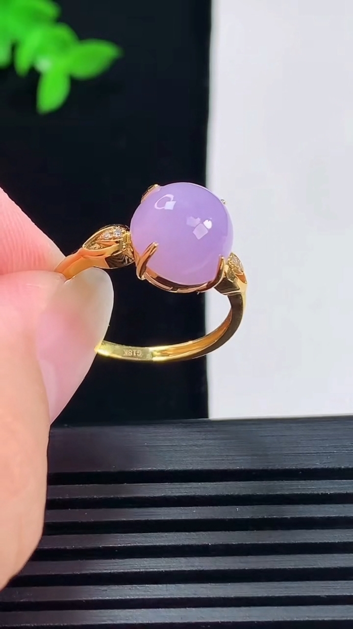 天然A货翡翠18k金紫罗兰蛋面戒指，尺寸17.6-10-9.5-8 重量:2.63g2026年6月1