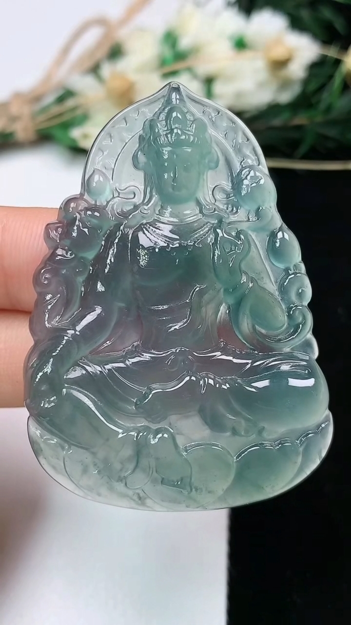 天然A货翡翠蓝水观音菩萨吊坠，尺寸51.8-36.7-5，重量:16.61g
6月16日