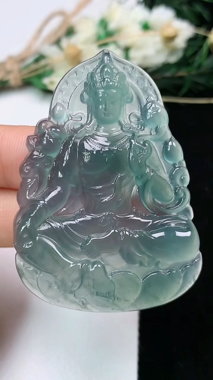 天然A货翡翠蓝水观音菩萨吊坠，尺寸51.8-36.7-5，重量:16.61g
6月16日