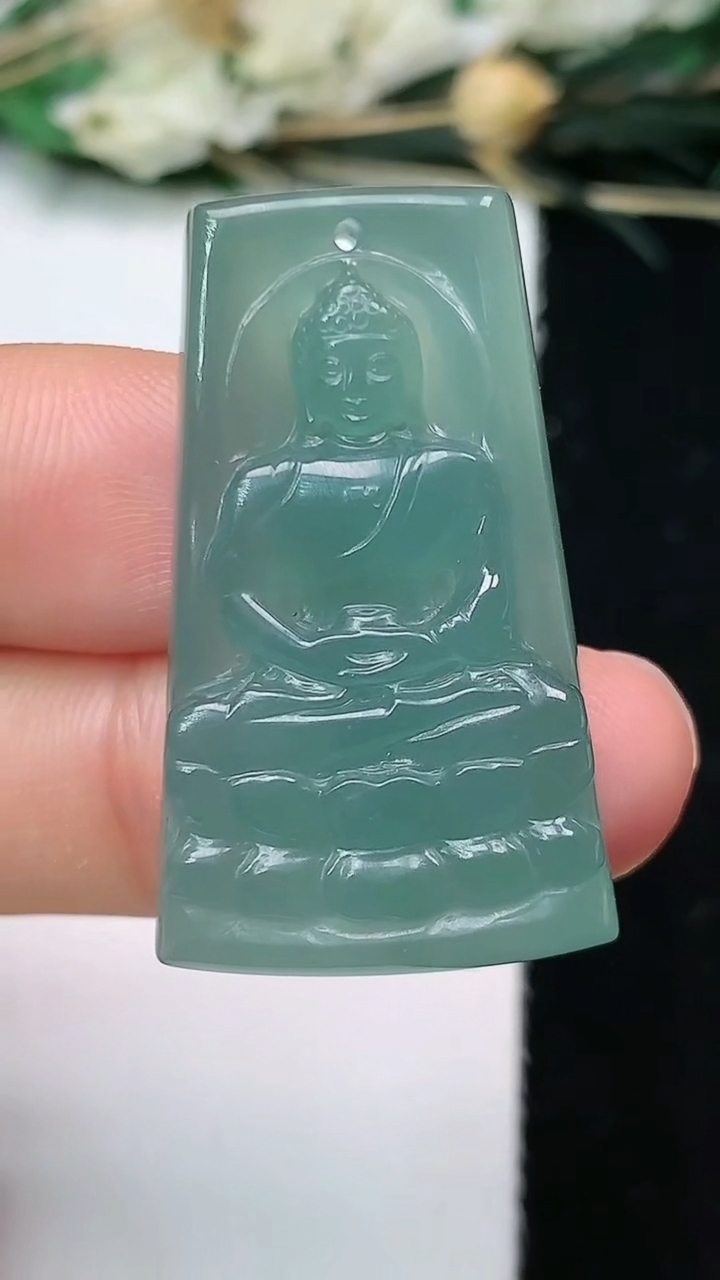 天然A货翡翠蓝水大日如来吊坠，尺寸32.5-19.4-5.9，重量:8.52g
6月16日