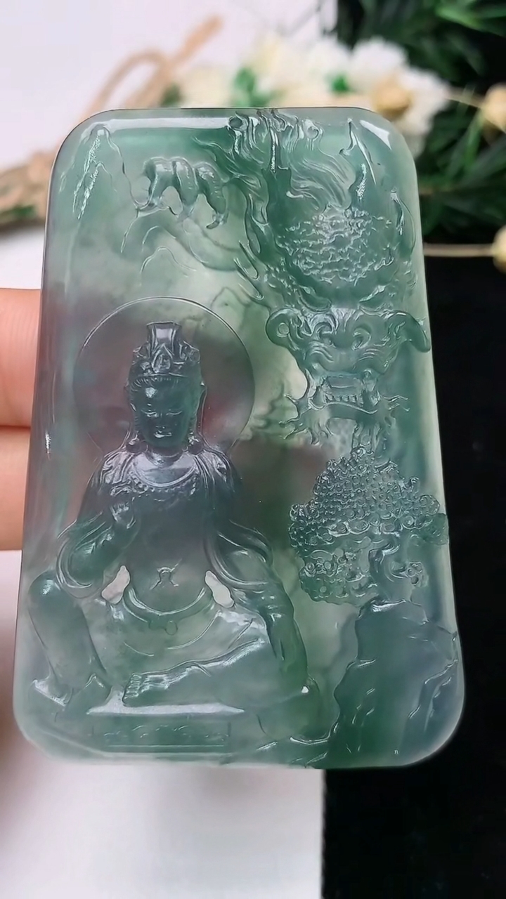 天然A货翡翠蓝水御龙观音菩萨吊坠，尺寸60-41.3-4.3，重量:24.17g
6月16日