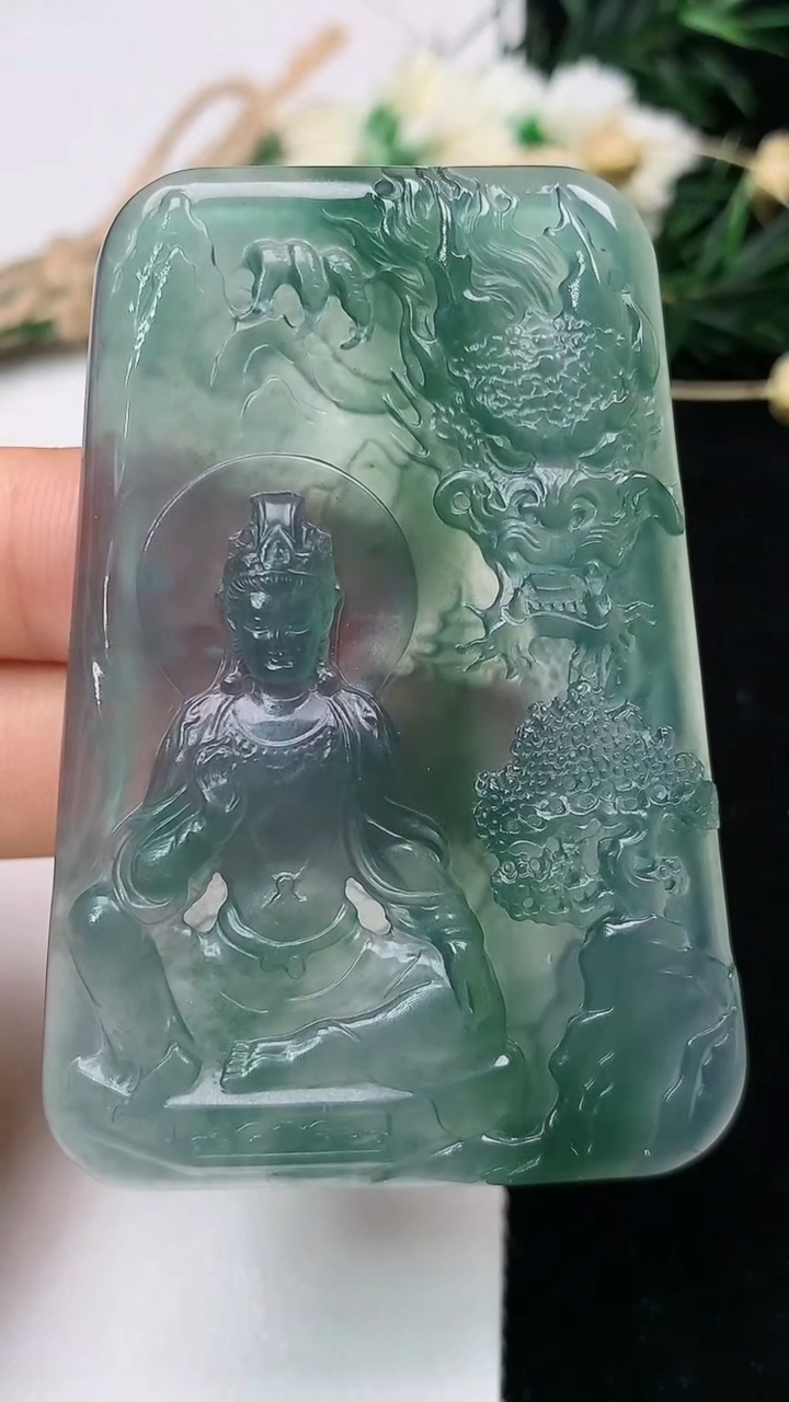 天然A货翡翠蓝水御龙观音菩萨吊坠，尺寸60-41.3-4.3，重量:24.17g
6月16日