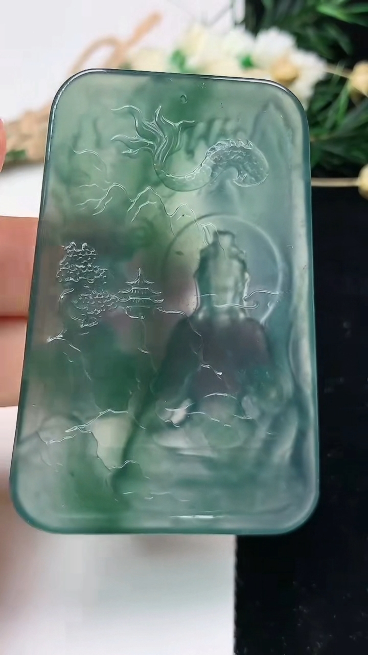 天然A货翡翠蓝水御龙观音菩萨吊坠，尺寸60-41.3-4.3，重量:24.17g
6月16日