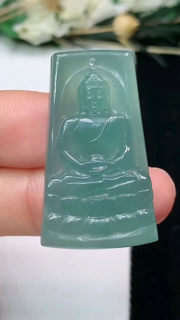 天然A货翡翠蓝水大日如来吊坠，尺寸32.5-19.4-5.9，重量:8.52g
6月16日