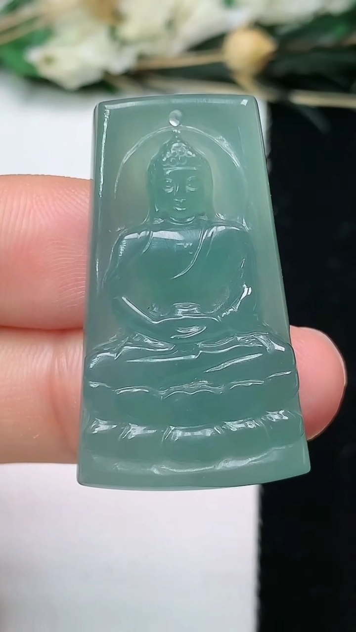 天然A货翡翠蓝水大日如来吊坠，尺寸32.5-19.4-5.9，重量:8.52g
6月16日