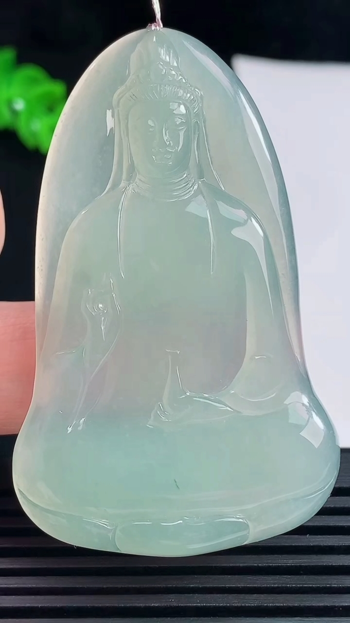 天然A货翡翠素衣观音吊坠，尺寸59.2-37-4.2 重量:18.74g
6月17日