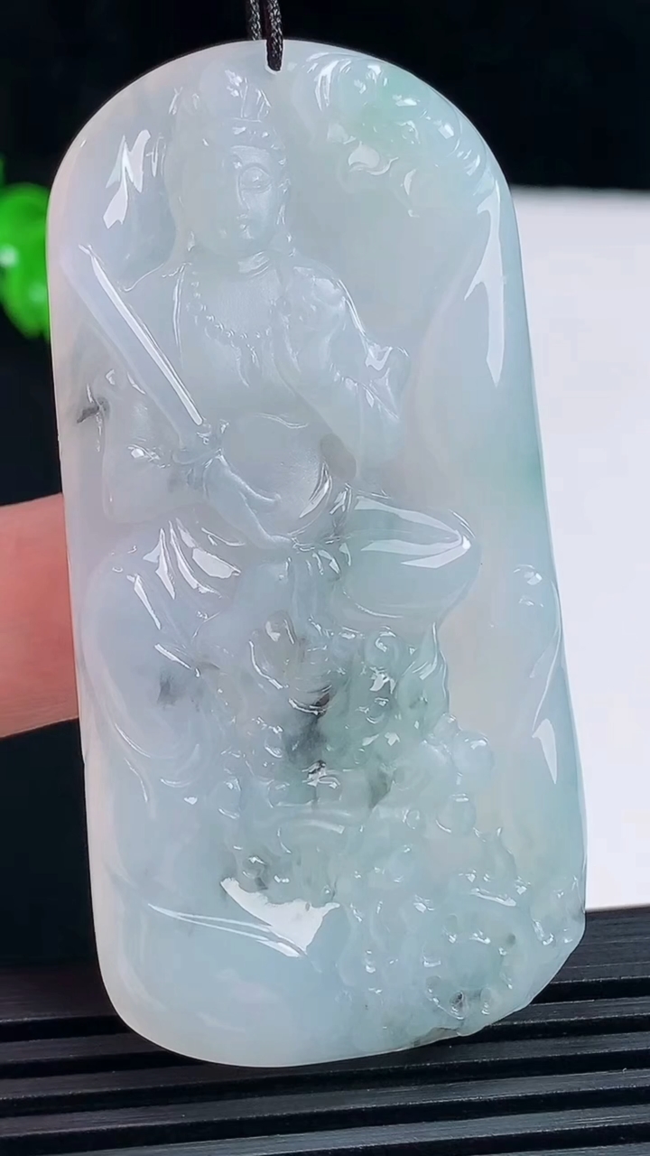 天然A货翡翠飘花文殊菩萨吊坠，尺寸66.5-31.6-5.2 重量:27.96g
6月17日