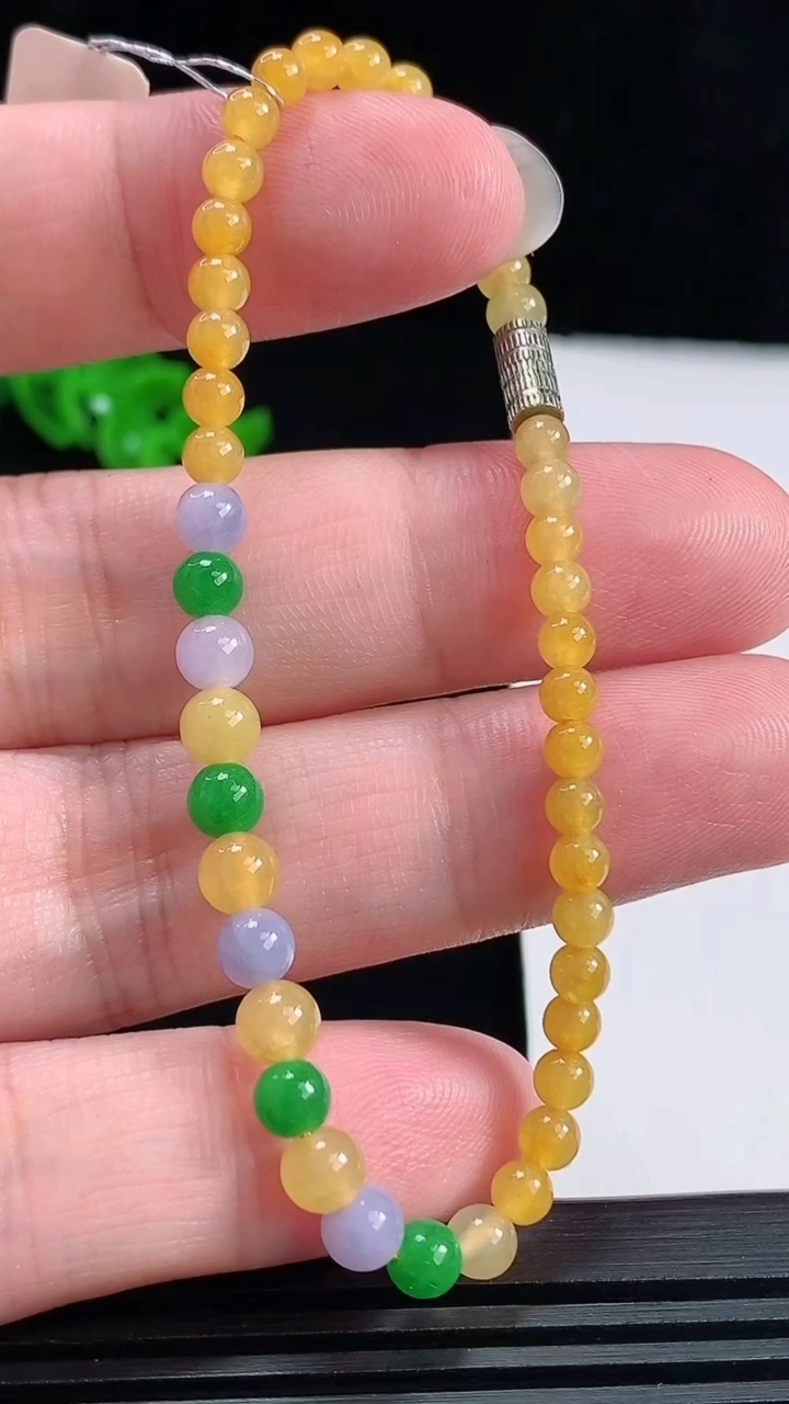 天然A货翡翠种三彩圆珠手串，尺寸5-44颗 重量:5.85g6月17日
工厂直销收藏佳品,种好水足，