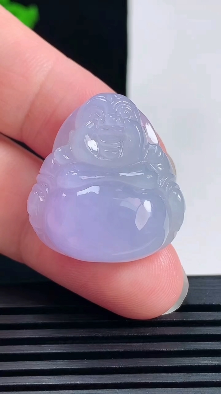 天然A货翡翠冰种紫罗兰佛公吊坠，尺寸27-25.5-11.6 重量:14.26g
6月17日