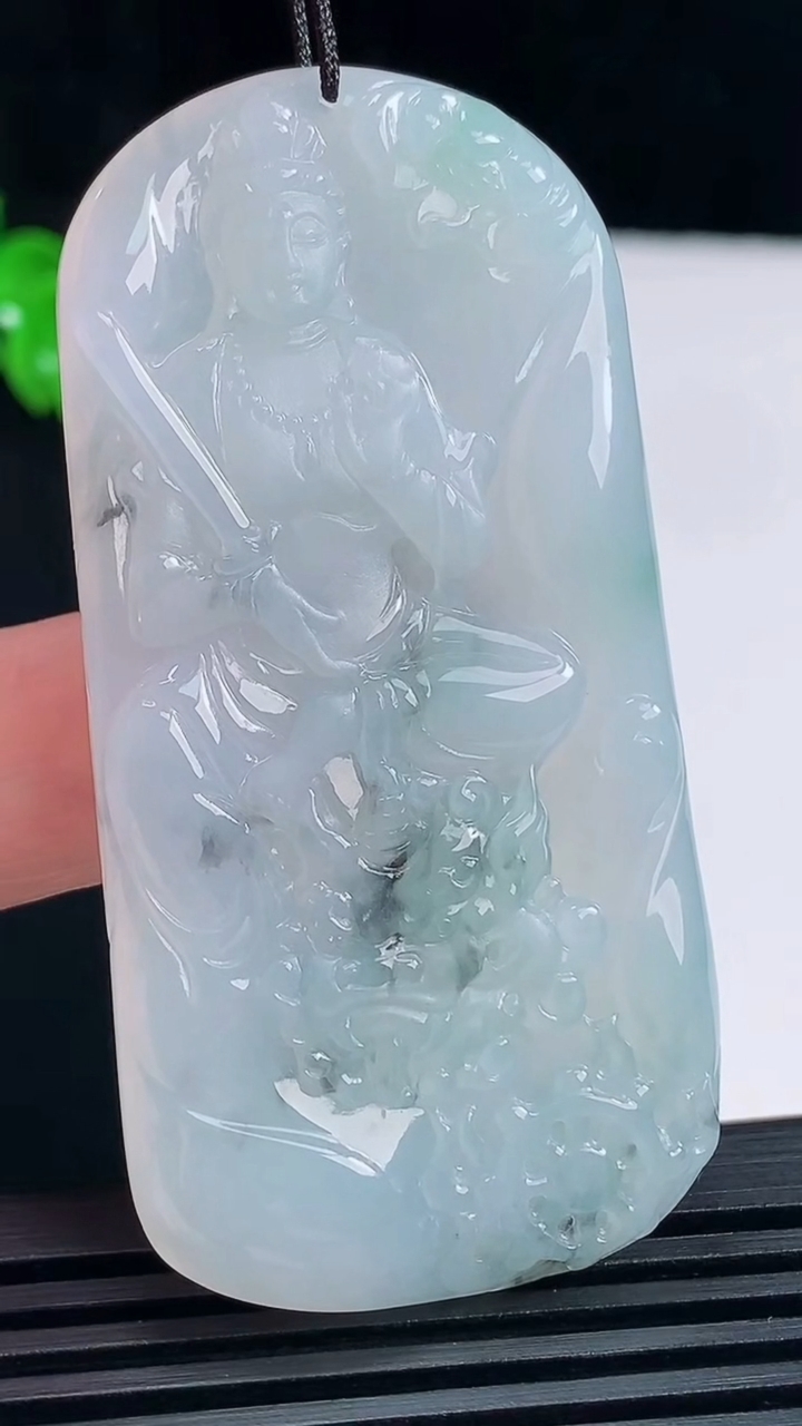 天然A货翡翠飘花文殊菩萨吊坠，尺寸66.5-31.6-5.2 重量:27.96g
6月17日