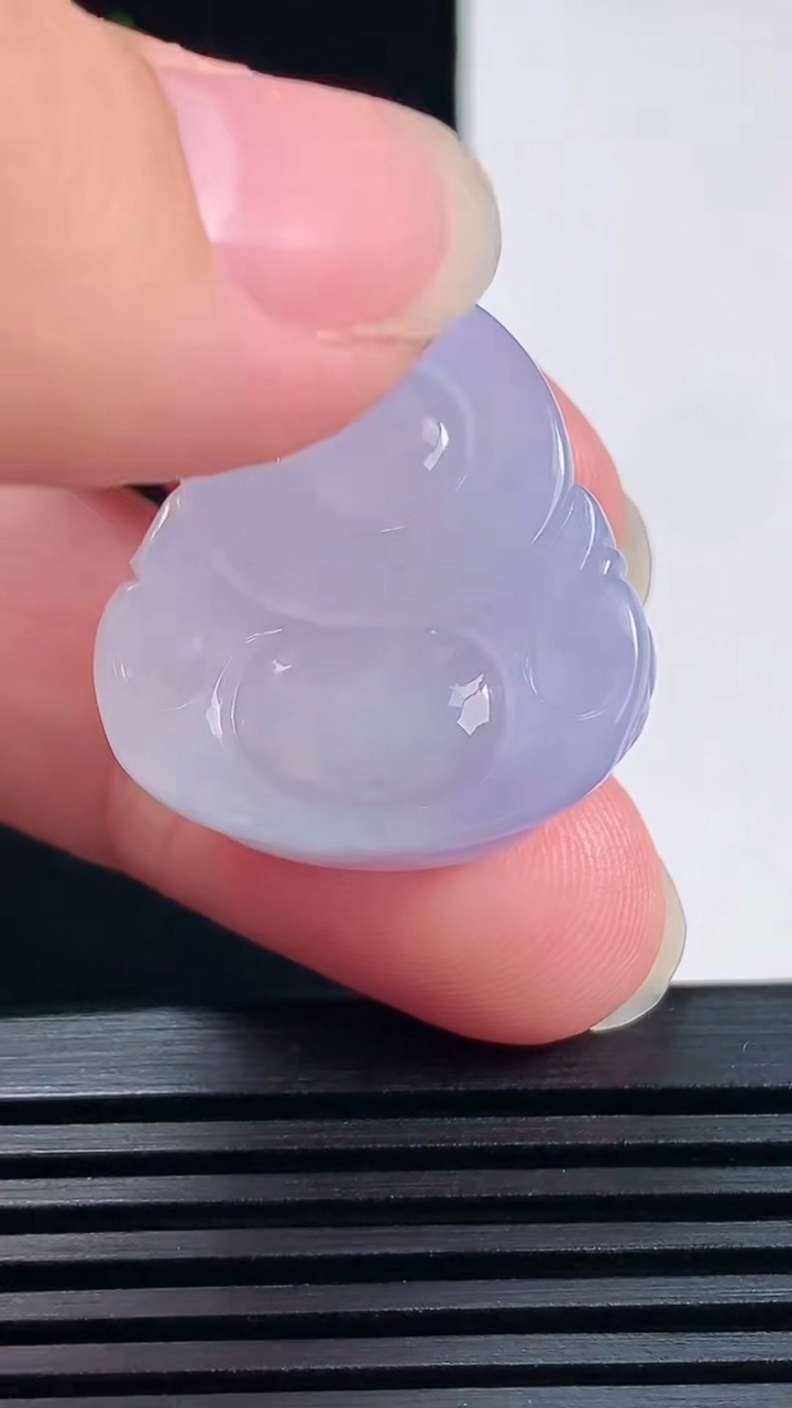 天然A货翡翠冰种紫罗兰佛公吊坠，尺寸27-25.5-11.6 重量:14.26g
6月17日