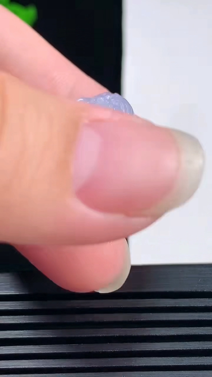 天然A货翡翠冰种紫罗兰佛公吊坠，尺寸27-25.5-11.6 重量:14.26g
6月17日