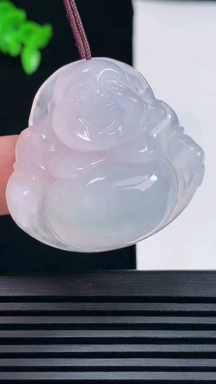 天然A货翡翠佛公吊坠，尺寸36-38-9.5 重量:19.54g
6月17日