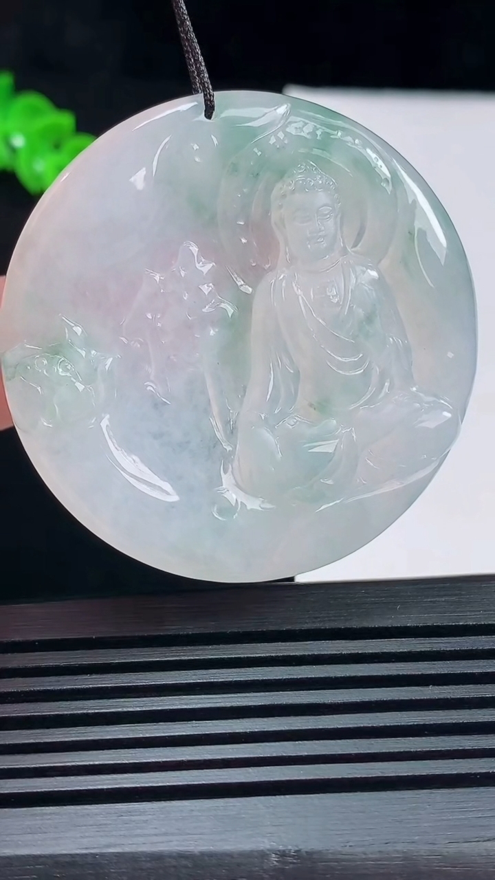 天然A货翡翠飘花阿弥陀佛吊坠，尺寸49-5.5 重量:27.72g
6月17日