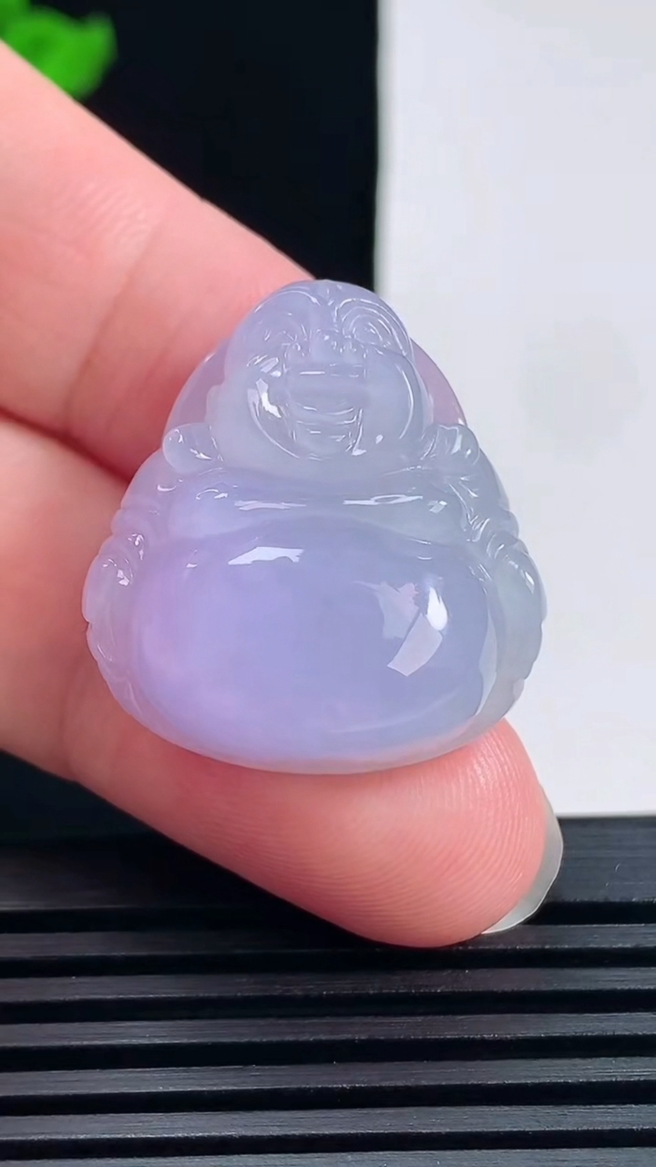 天然A货翡翠冰种紫罗兰佛公吊坠，尺寸27-25.5-11.6 重量:14.26g
6月17日
