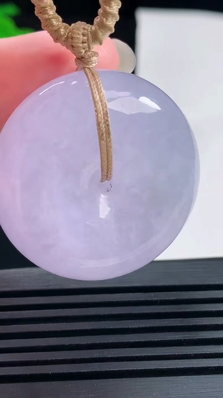 天然A货翡翠紫罗兰平安扣吊坠，尺寸35-13.8 重量:38.88g
6月18日
