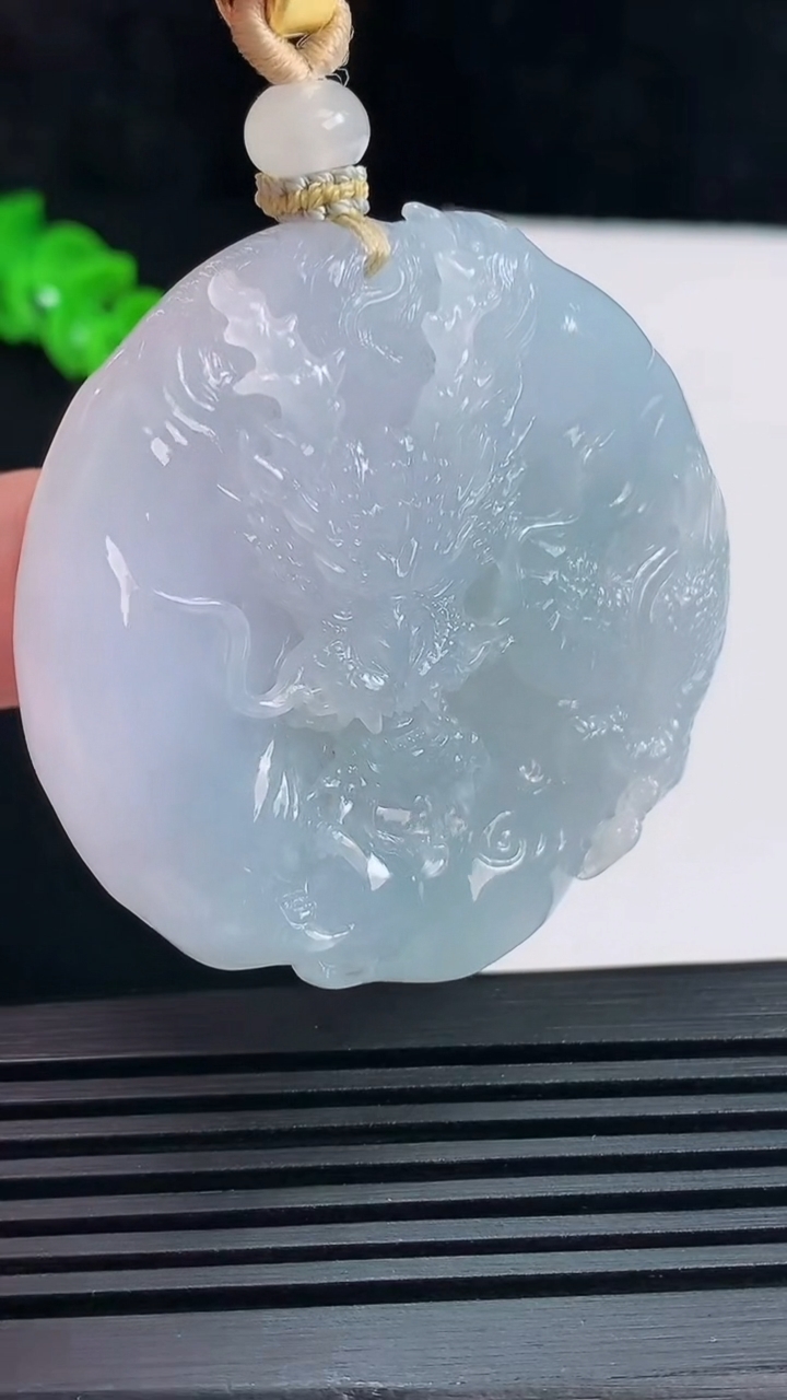 天然A货翡翠种紫罗兰龙牌吊坠，尺寸50-12 重量:62.92g
6月18日