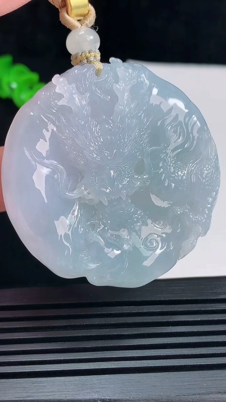 天然A货翡翠种紫罗兰龙牌吊坠，尺寸50-12 重量:62.92g
6月18日