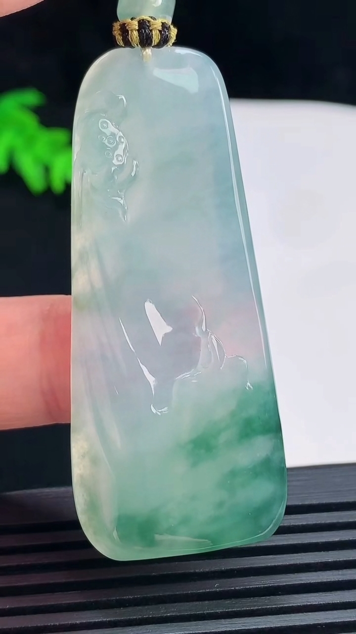 天然A货翡翠冰种飘花悟道佛吊坠，尺寸55-24-5.6 重量:22.24g
6月18日