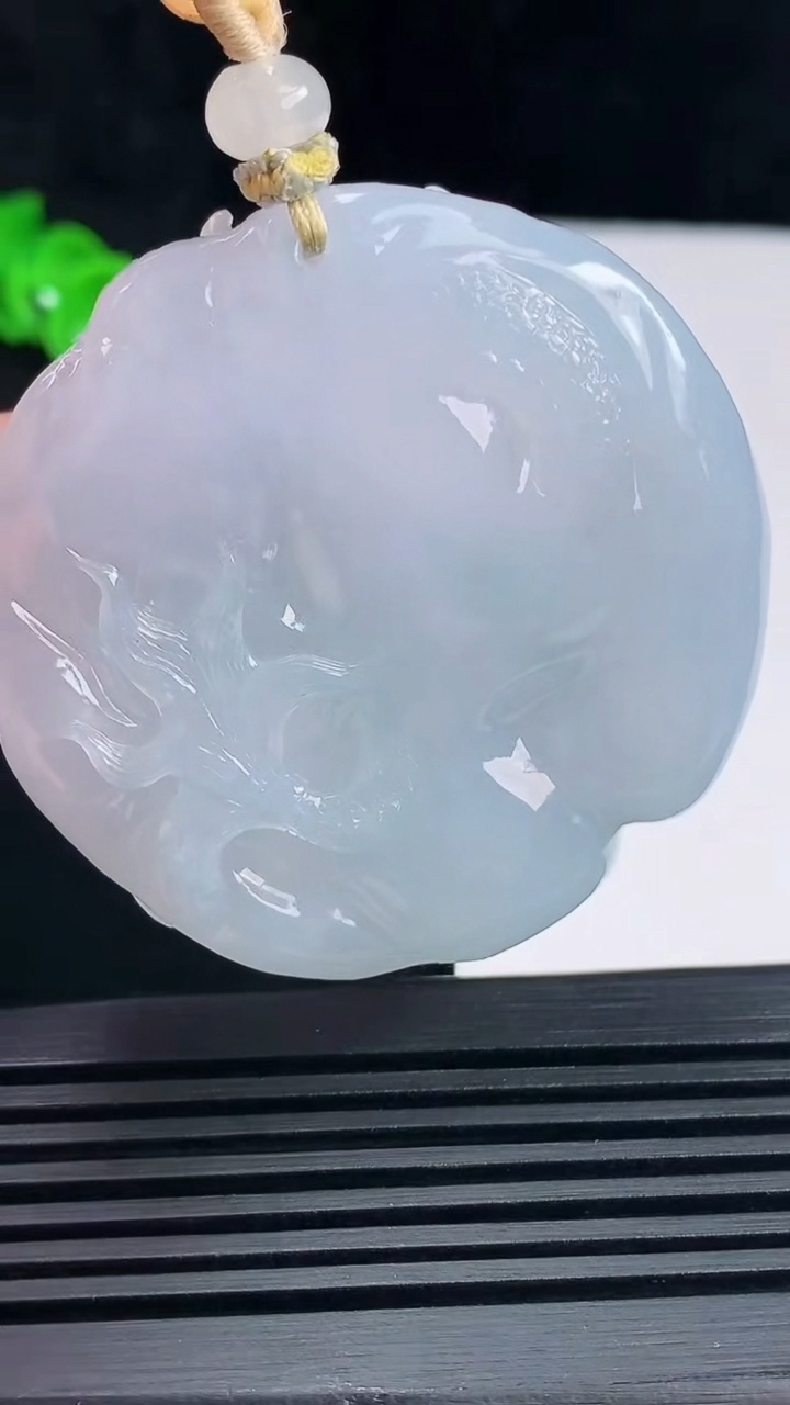 天然A货翡翠种紫罗兰龙牌吊坠，尺寸50-12 重量:62.92g
6月18日