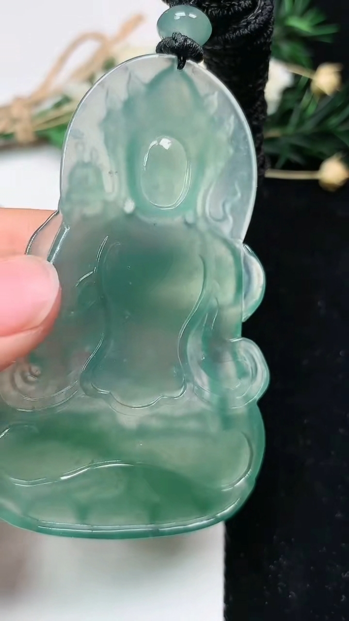 天然A货翡翠蓝水度母吊坠，尺寸67.2-42-6，重量:32.20g
6月19日