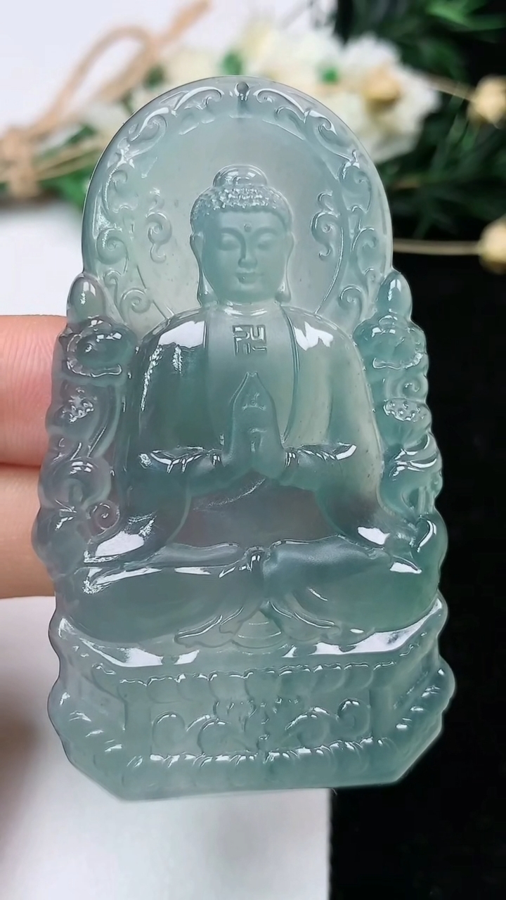 天然A货翡翠蓝水大日如来吊坠，尺寸61.8-35.2-4.8，重量:22.32g
6月19日
