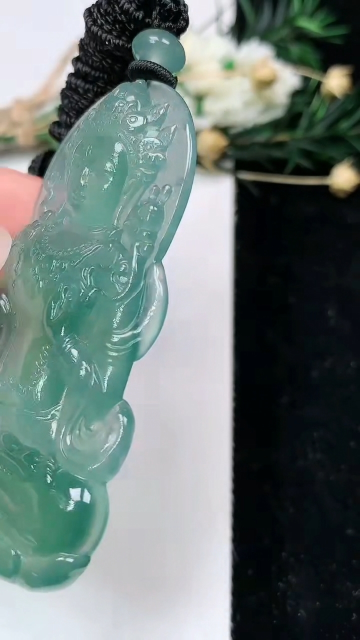 天然A货翡翠蓝水度母吊坠，尺寸67.2-42-6，重量:32.20g
6月19日